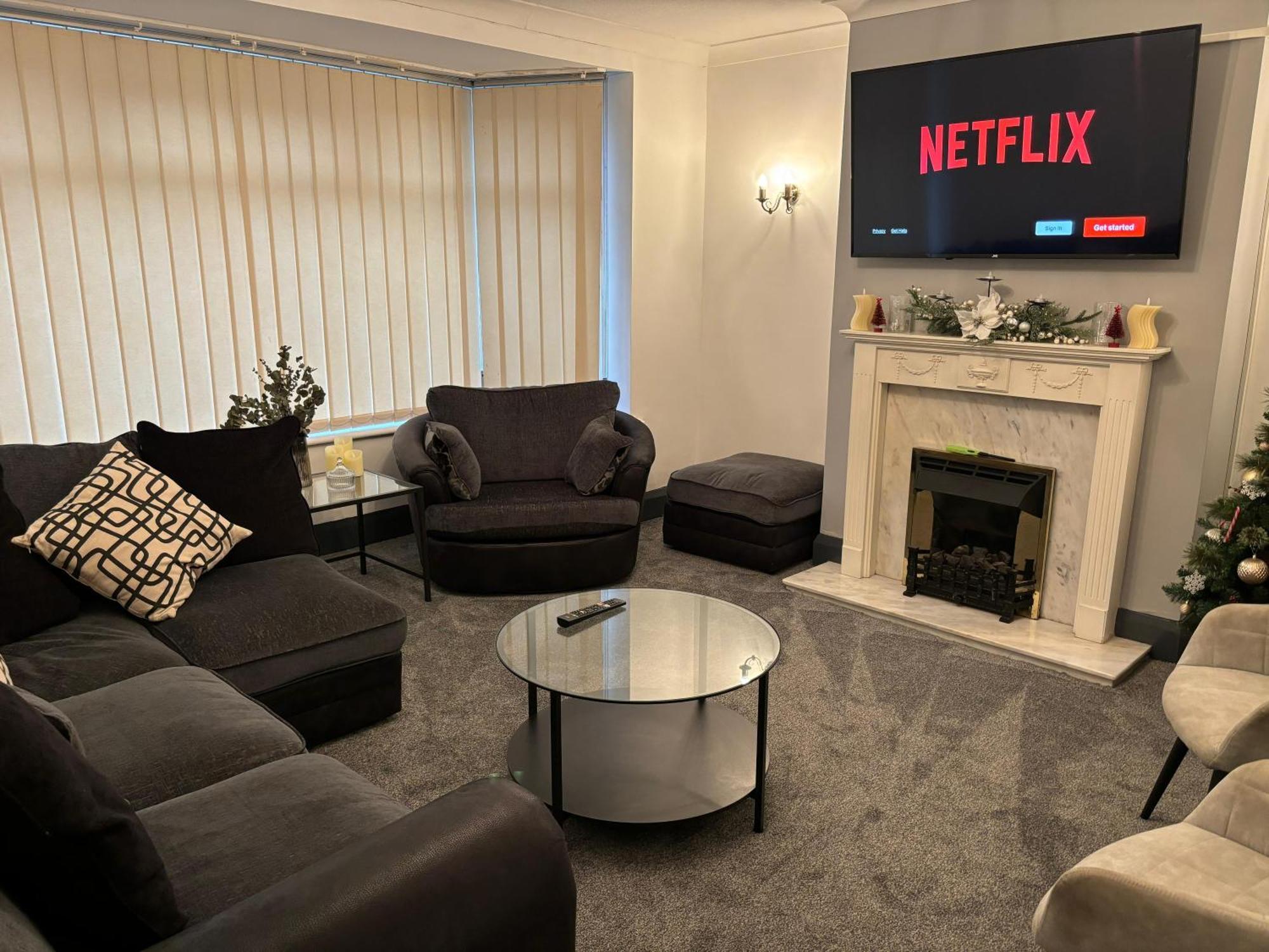 Cozy 3 Bed Home In Halifax With Secure Parking - Long & Short Stays Welcome! Dış mekan fotoğraf